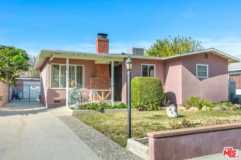 A home in Reseda