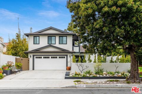 Single Family Residence in Los Angeles CA 12591 Havelock Avenue.jpg