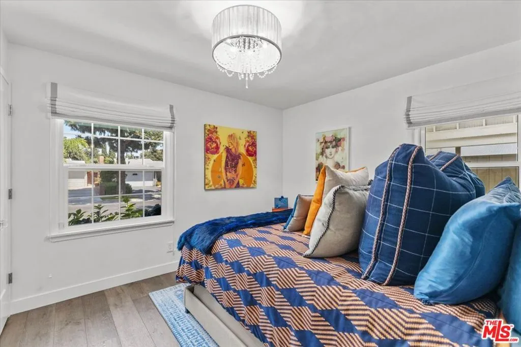 North Hollywood, California 91602, United States, 4 Bedrooms Bedrooms, ,3 BathroomsBathrooms,Residential,Active,2820