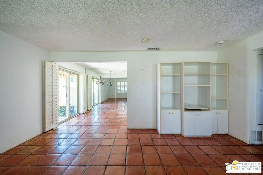 Palm Desert, California 92260, United States, 2 Bedrooms Bedrooms, ,2 BathroomsBathrooms,Residential,Pending,3251