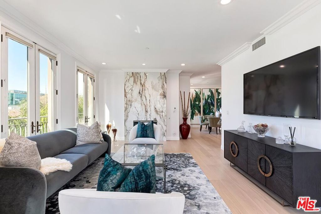 Properties 2 132 S Crescent Drive 301