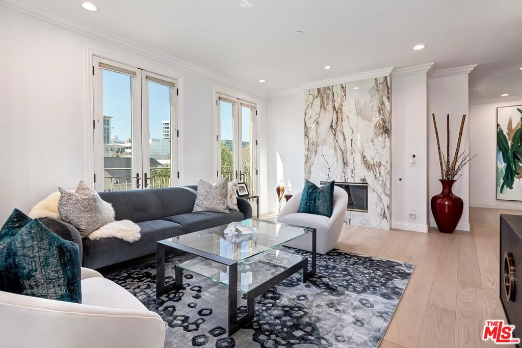 Properties 1 132 S Crescent Drive 301