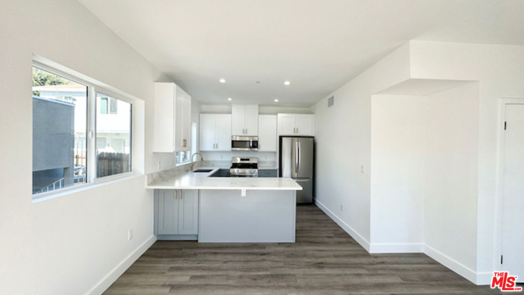 Properties 2 1339 S Hudson Avenue