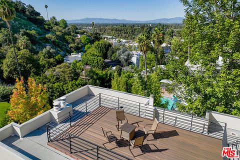 A home in Studio City