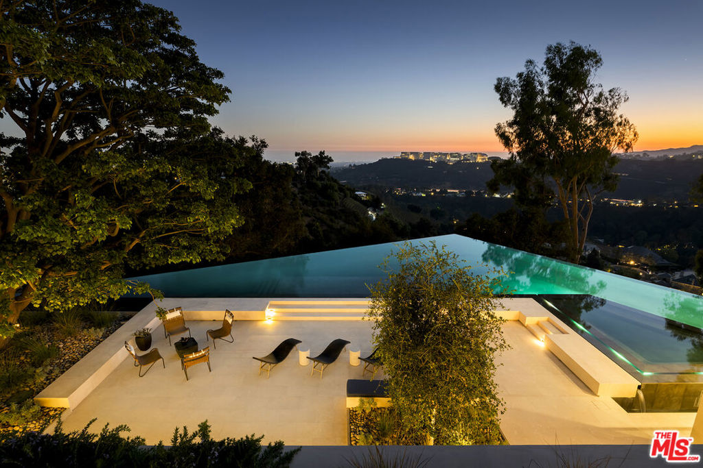 Properties 1 1001 Linda Flora Drive