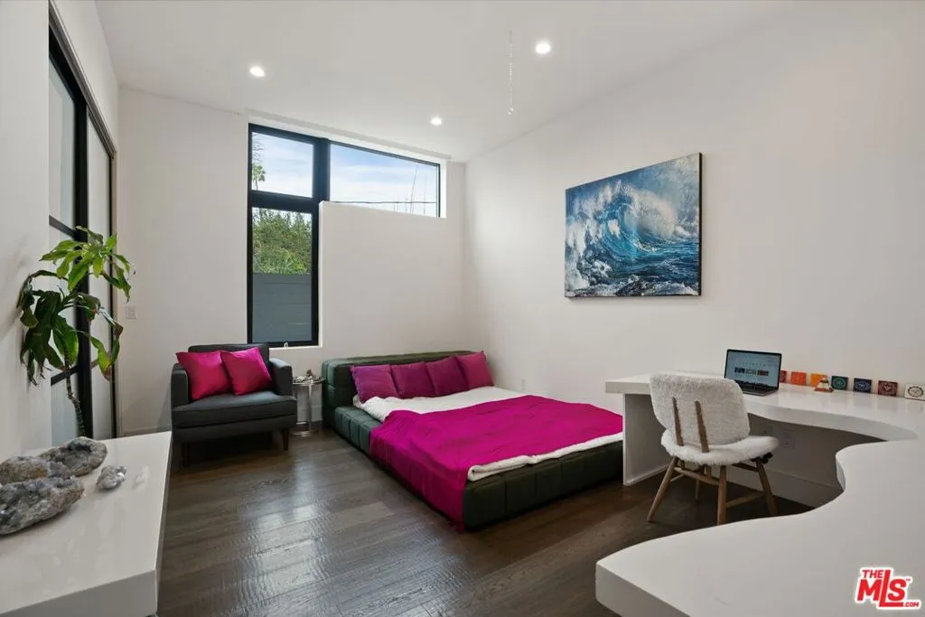 Venice, California 90291, United States, 5 Bedrooms Bedrooms, ,5 BathroomsBathrooms,Residential,Active,4654