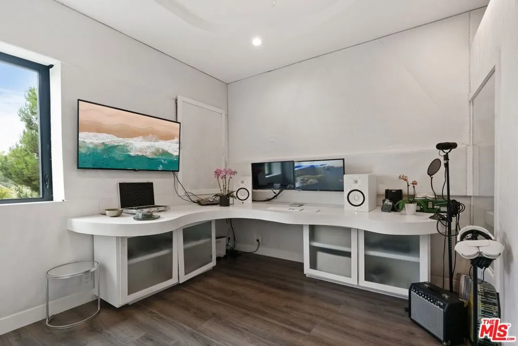 Venice, California 90291, United States, 5 Bedrooms Bedrooms, ,5 BathroomsBathrooms,Residential,Active,4654