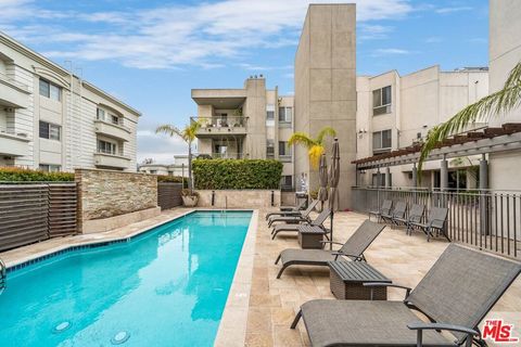 A home in Studio City