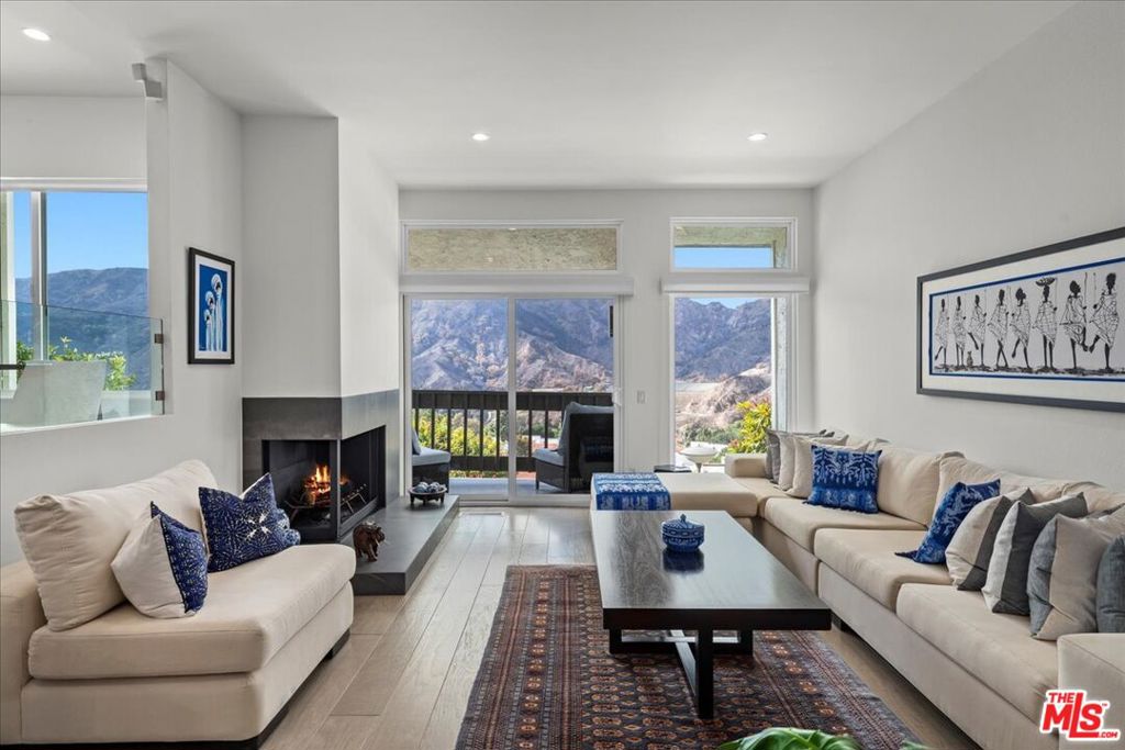 Properties 4 1774 Palisades Drive