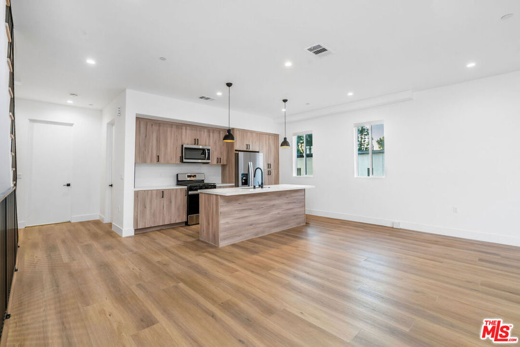 Properties 2 10805 Morrison Street 2