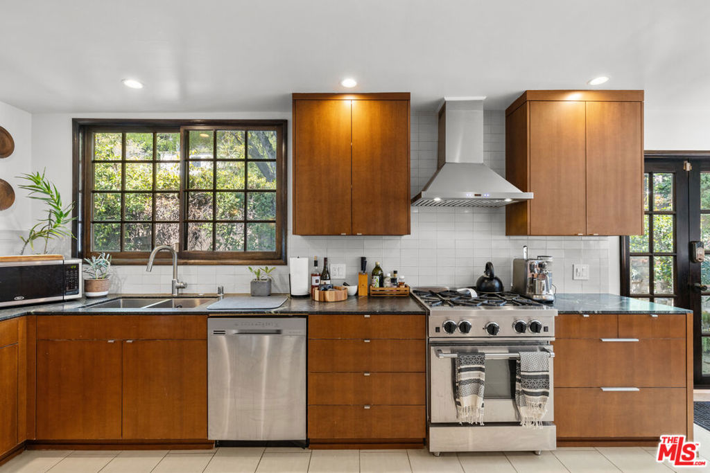 Properties 2 3986 Clayton Avenue