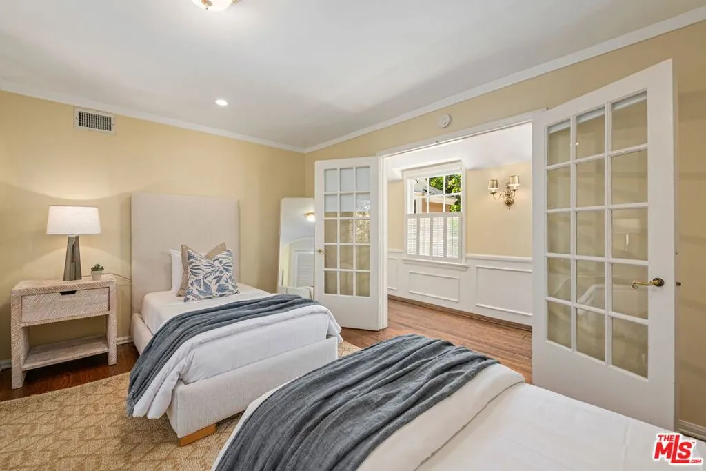 Beverly Hills, California 90210, United States, 4 Bedrooms Bedrooms, ,3 BathroomsBathrooms,Residential,Active,137929