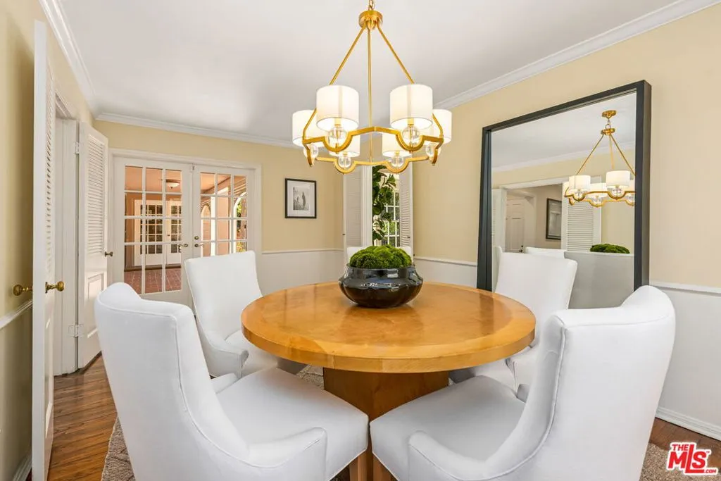 Beverly Hills, California 90210, United States, 4 Bedrooms Bedrooms, ,3 BathroomsBathrooms,Residential,Active,137929