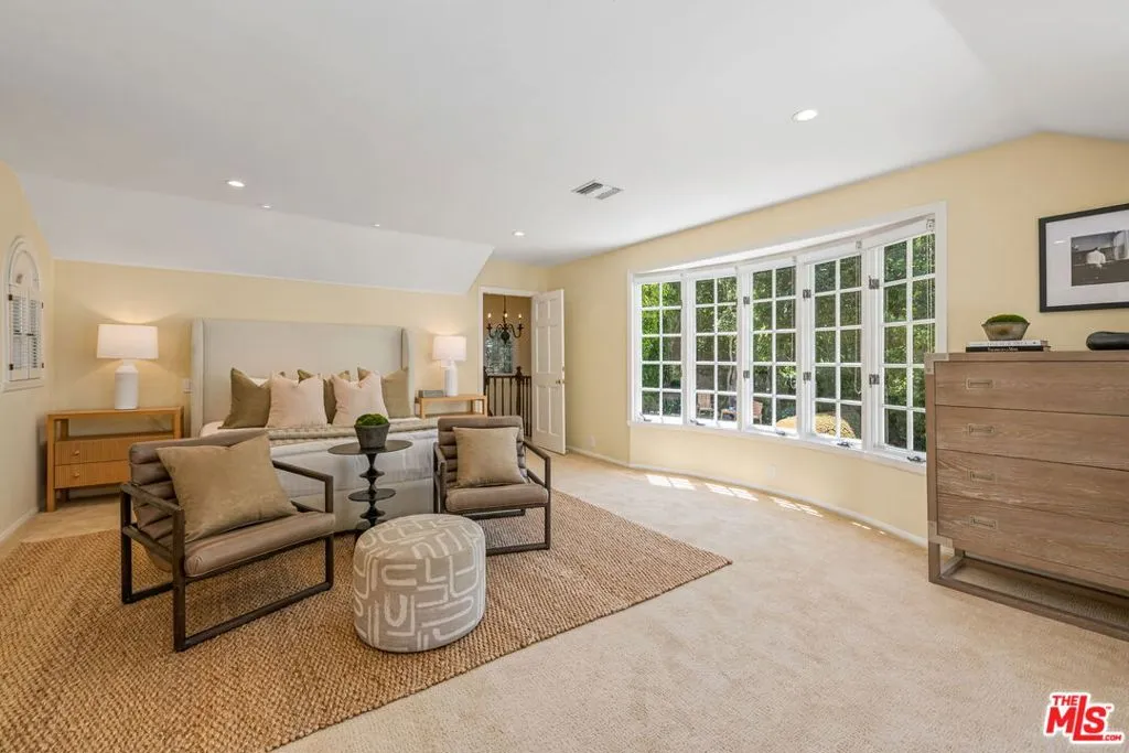 Beverly Hills, California 90210, United States, 4 Bedrooms Bedrooms, ,3 BathroomsBathrooms,Residential,Active,137929