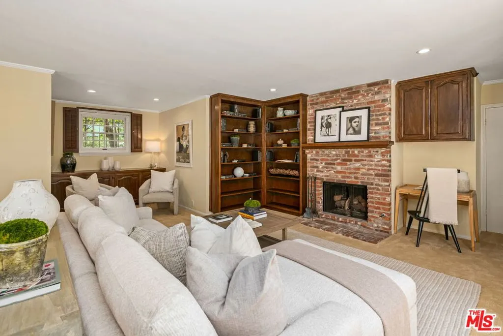 Beverly Hills, California 90210, United States, 4 Bedrooms Bedrooms, ,3 BathroomsBathrooms,Residential,Active,137929