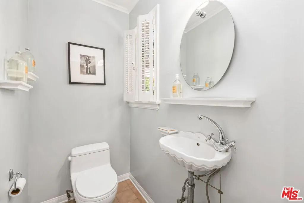 Beverly Hills, California 90210, United States, 4 Bedrooms Bedrooms, ,3 BathroomsBathrooms,Residential,Active,137929