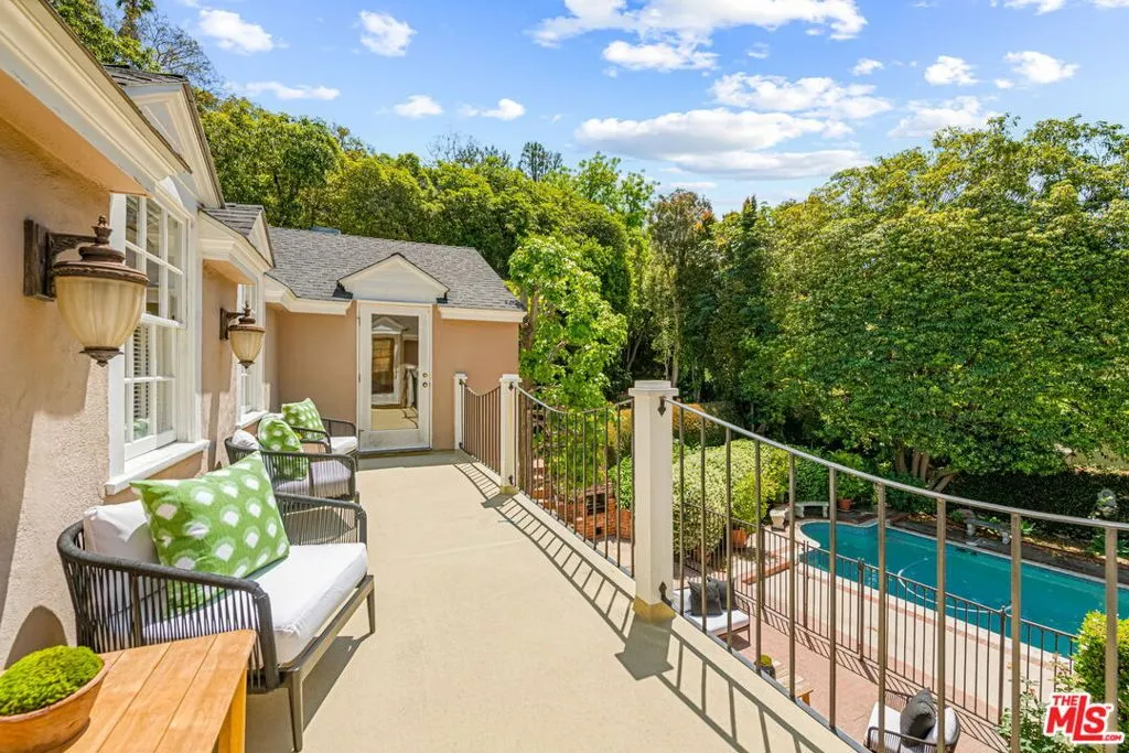 Beverly Hills, California 90210, United States, 4 Bedrooms Bedrooms, ,3 BathroomsBathrooms,Residential,Active,137929