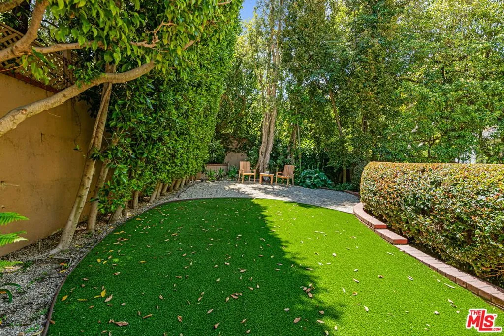 Beverly Hills, California 90210, United States, 4 Bedrooms Bedrooms, ,3 BathroomsBathrooms,Residential,Active,137929