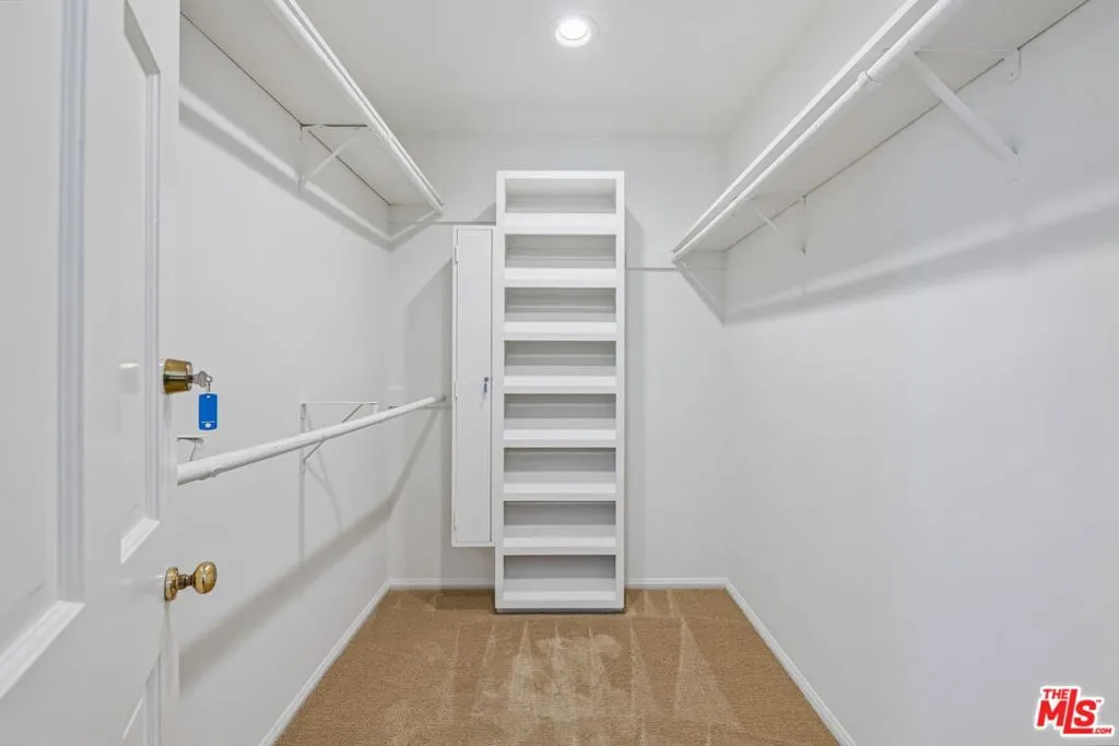 Beverly Hills, California 90210, United States, 4 Bedrooms Bedrooms, ,3 BathroomsBathrooms,Residential,Active,137929