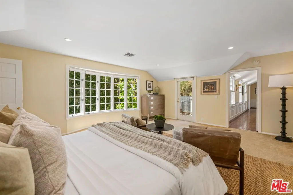 Beverly Hills, California 90210, United States, 4 Bedrooms Bedrooms, ,3 BathroomsBathrooms,Residential,Active,137929