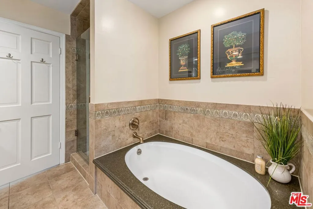 Beverly Hills, California 90210, United States, 4 Bedrooms Bedrooms, ,3 BathroomsBathrooms,Residential,Active,137929