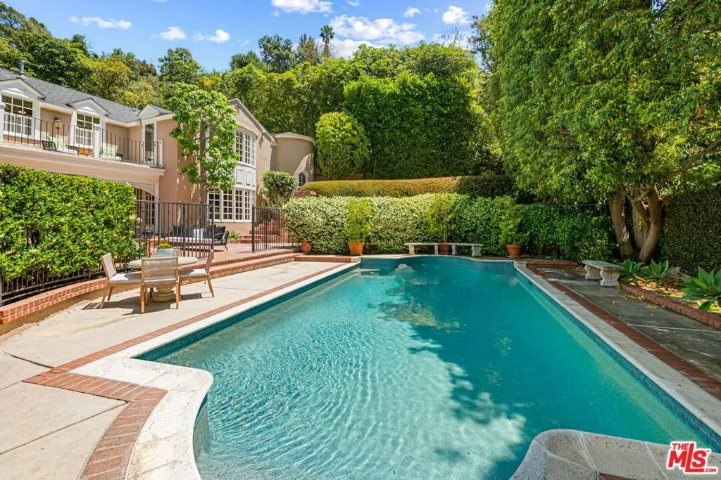 Beverly Hills, California 90210, United States, 4 Bedrooms Bedrooms, ,3 BathroomsBathrooms,Residential,Active,137929