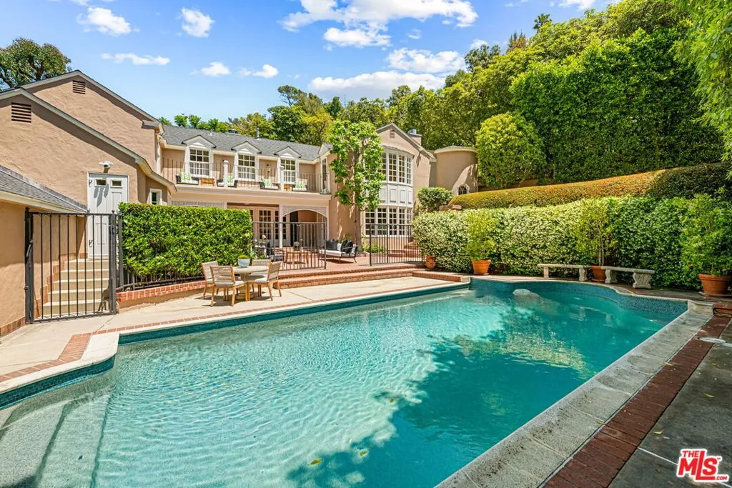 Beverly Hills, California 90210, United States, 4 Bedrooms Bedrooms, ,3 BathroomsBathrooms,Residential,Active,137929