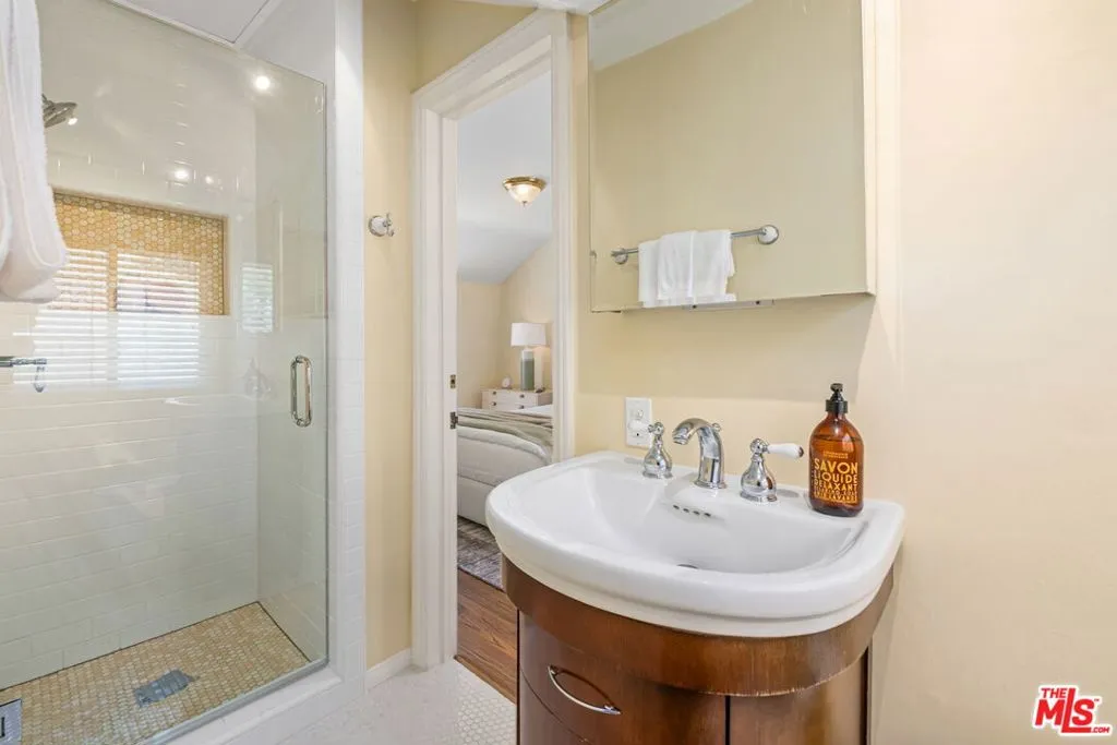 Beverly Hills, California 90210, United States, 4 Bedrooms Bedrooms, ,3 BathroomsBathrooms,Residential,Active,137929