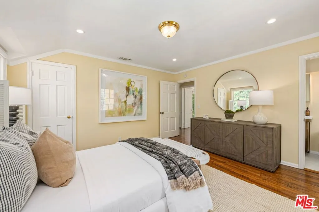 Beverly Hills, California 90210, United States, 4 Bedrooms Bedrooms, ,3 BathroomsBathrooms,Residential,Active,137929