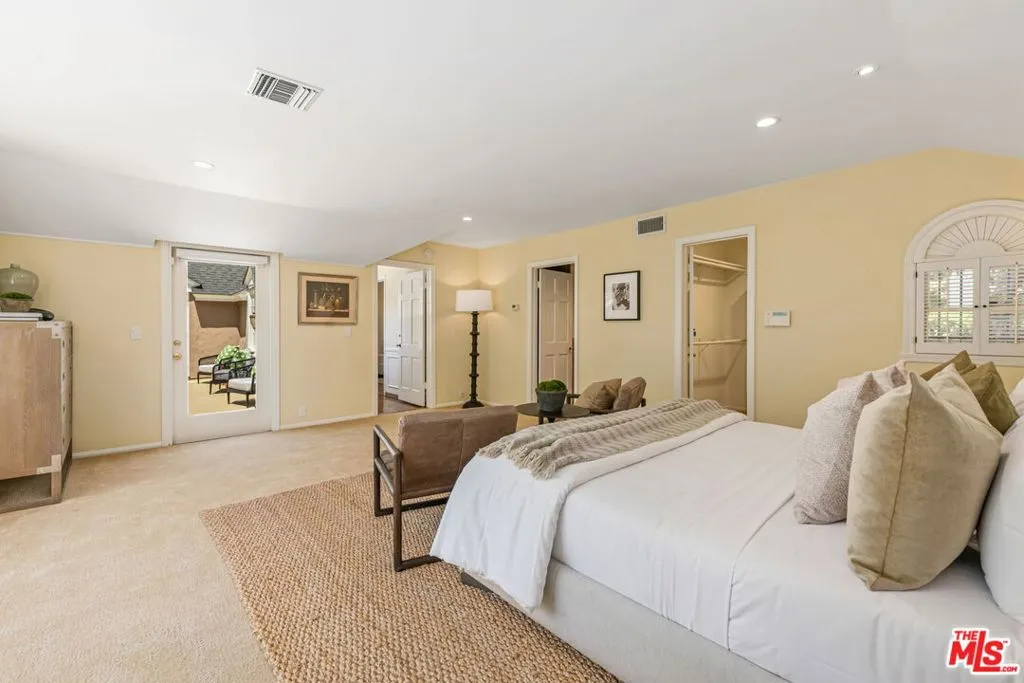 Beverly Hills, California 90210, United States, 4 Bedrooms Bedrooms, ,3 BathroomsBathrooms,Residential,Active,137929