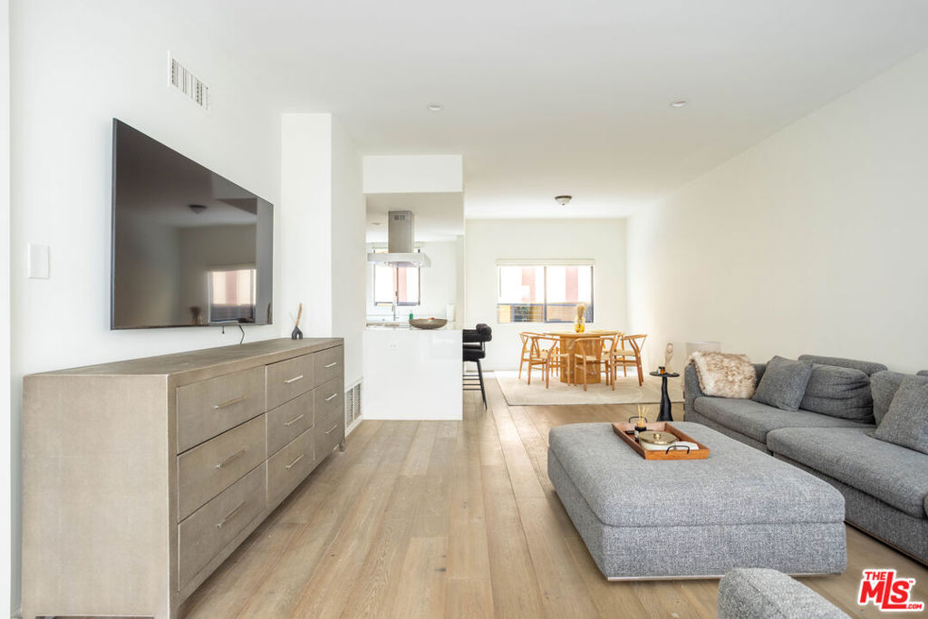 1823 N Fuller Avenue 5