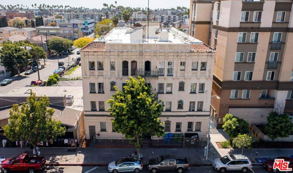 Properties 1 2910 W 8th Street