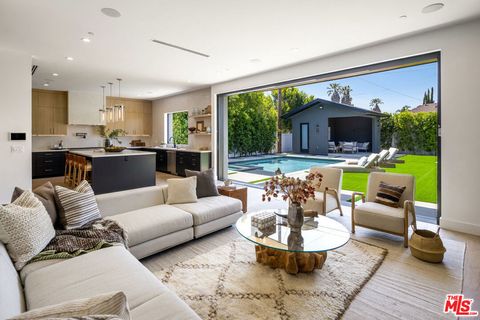 A home in Studio City