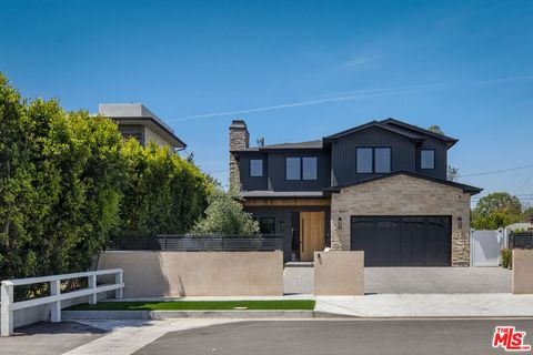 A home in Studio City