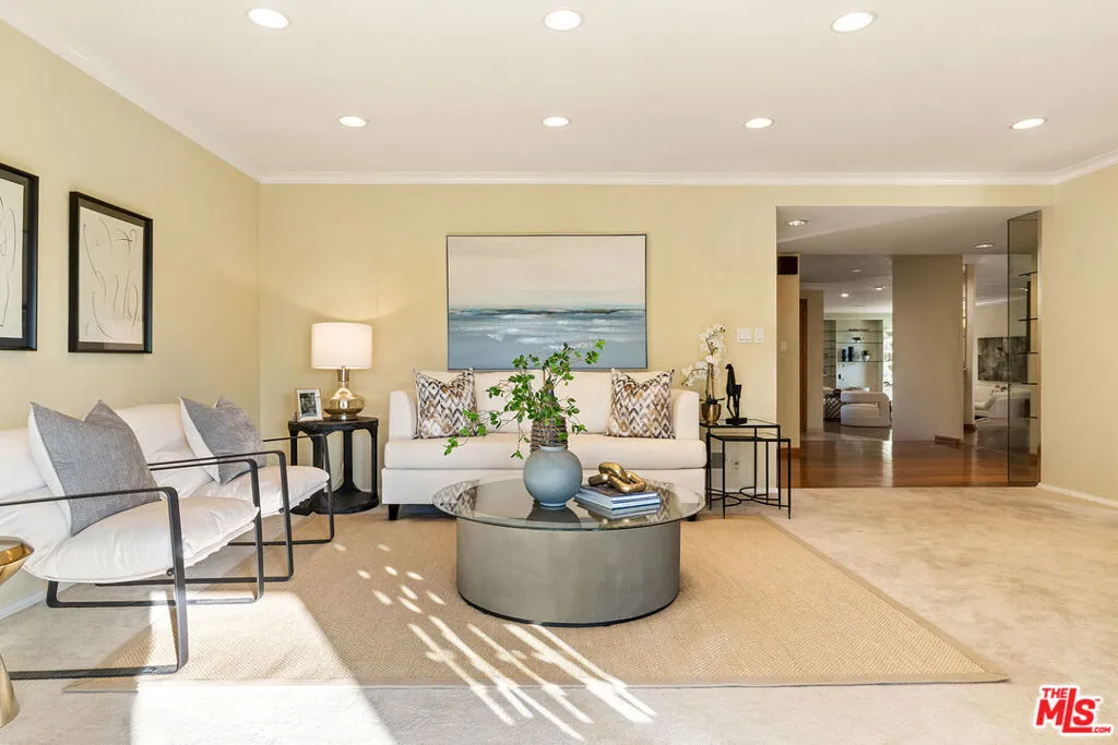 Los Angeles, California 90056, United States, 3 Bedrooms Bedrooms, ,3 BathroomsBathrooms,Residential,Active,90345