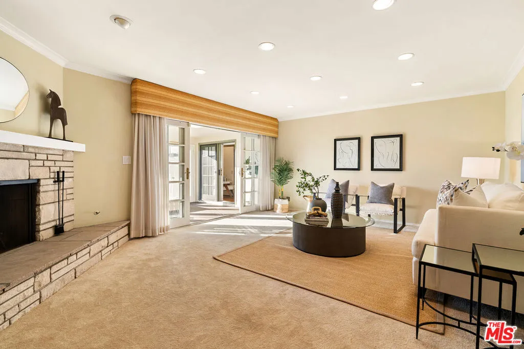 Los Angeles, California 90056, United States, 3 Bedrooms Bedrooms, ,3 BathroomsBathrooms,Residential,Active,90345