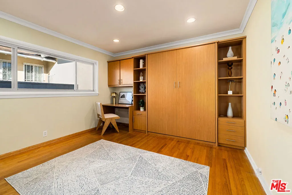 Los Angeles, California 90056, United States, 3 Bedrooms Bedrooms, ,3 BathroomsBathrooms,Residential,Active,90345