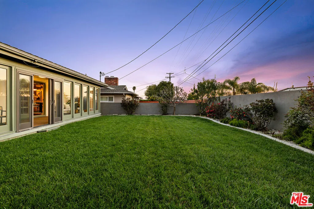 Los Angeles, California 90056, United States, 3 Bedrooms Bedrooms, ,3 BathroomsBathrooms,Residential,Active,90345