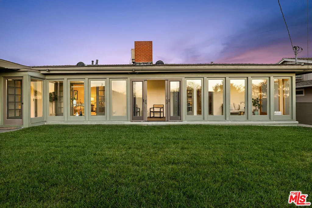 Los Angeles, California 90056, United States, 3 Bedrooms Bedrooms, ,3 BathroomsBathrooms,Residential,Active,90345