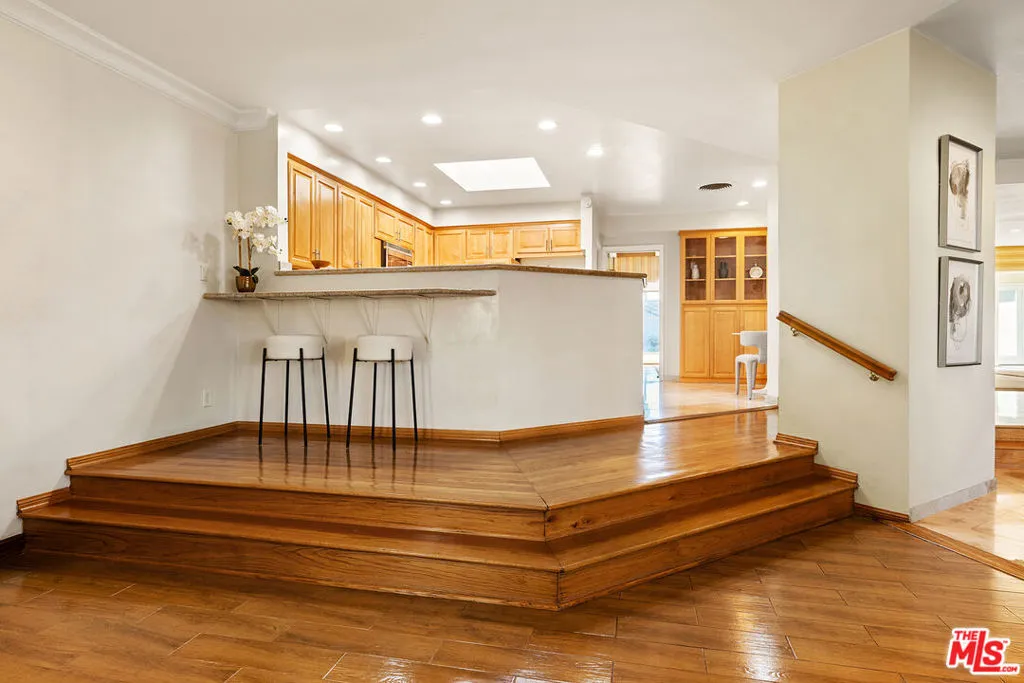 Los Angeles, California 90056, United States, 3 Bedrooms Bedrooms, ,3 BathroomsBathrooms,Residential,Active,90345