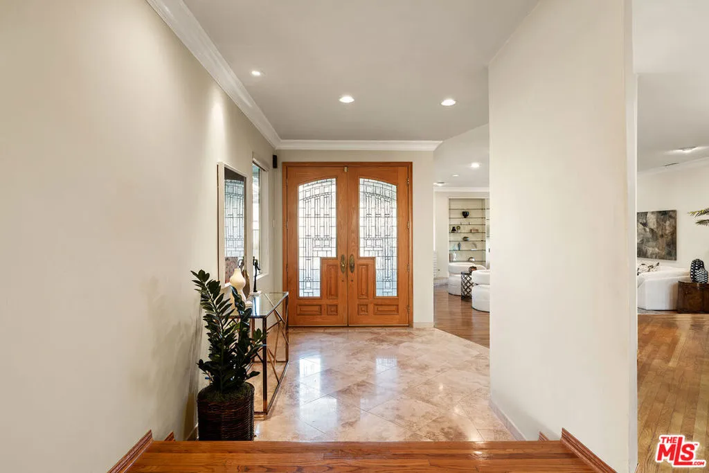 Los Angeles, California 90056, United States, 3 Bedrooms Bedrooms, ,3 BathroomsBathrooms,Residential,Active,90345