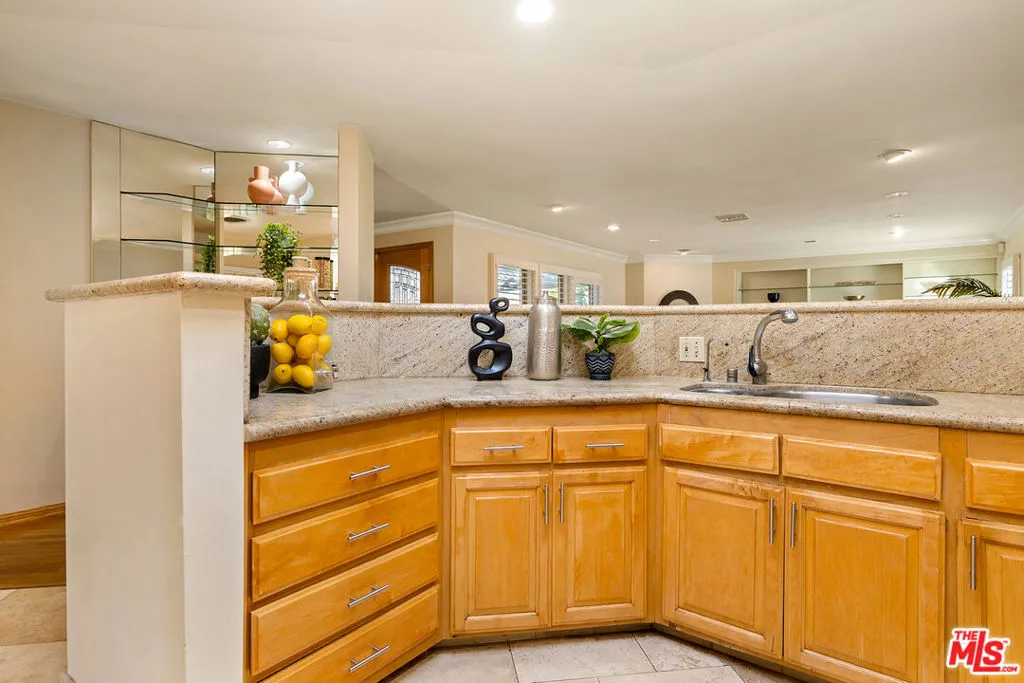 Los Angeles, California 90056, United States, 3 Bedrooms Bedrooms, ,3 BathroomsBathrooms,Residential,Active,90345