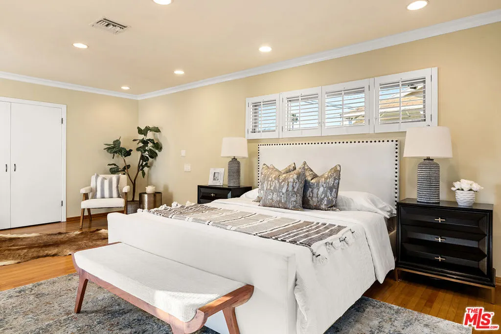 Los Angeles, California 90056, United States, 3 Bedrooms Bedrooms, ,3 BathroomsBathrooms,Residential,Active,90345