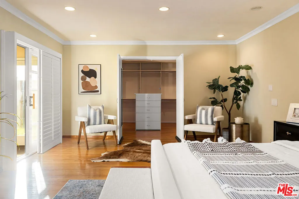 Los Angeles, California 90056, United States, 3 Bedrooms Bedrooms, ,3 BathroomsBathrooms,Residential,Active,90345