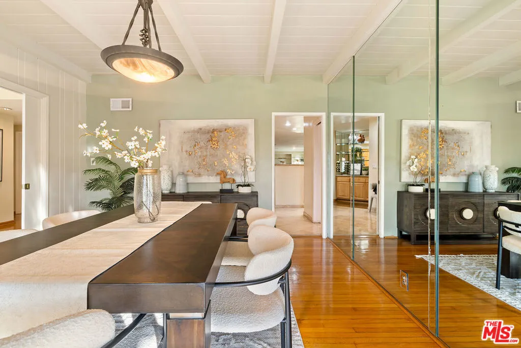 Los Angeles, California 90056, United States, 3 Bedrooms Bedrooms, ,3 BathroomsBathrooms,Residential,Active,90345