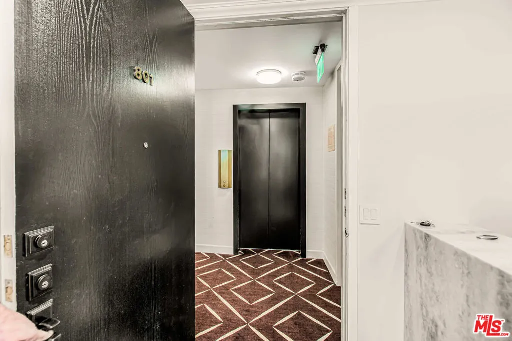 Los Angeles, California 90024, United States, 2 Bedrooms Bedrooms, ,2 BathroomsBathrooms,Residential,Active,117840