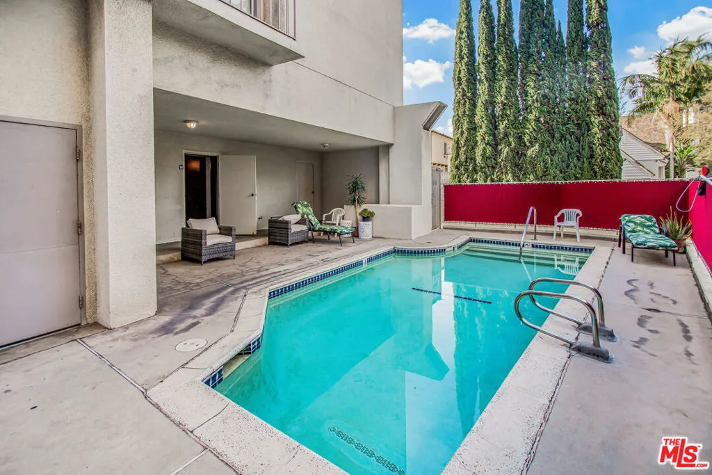 Los Angeles, California 90024, United States, 2 Bedrooms Bedrooms, ,2 BathroomsBathrooms,Residential,Active,117840