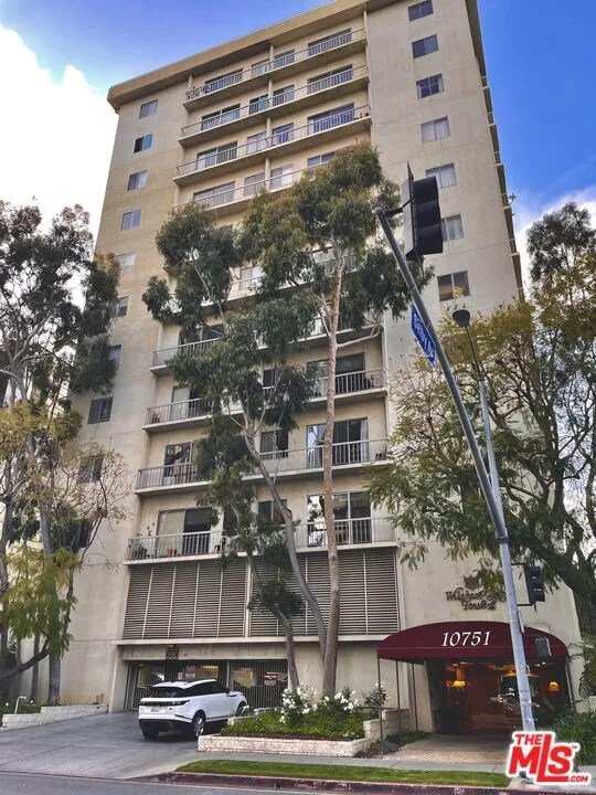 Los Angeles, California 90024, United States, 2 Bedrooms Bedrooms, ,2 BathroomsBathrooms,Residential,Active,117840