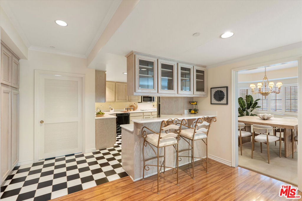 4310 Cahuenga Boulevard 304