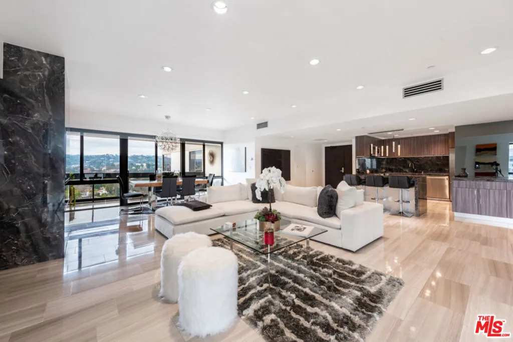 Los Angeles, California 90024, United States, 2 Bedrooms Bedrooms, ,2 BathroomsBathrooms,Residential,Active,21962